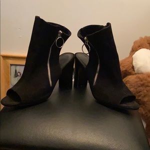 Black Zipper High Heels